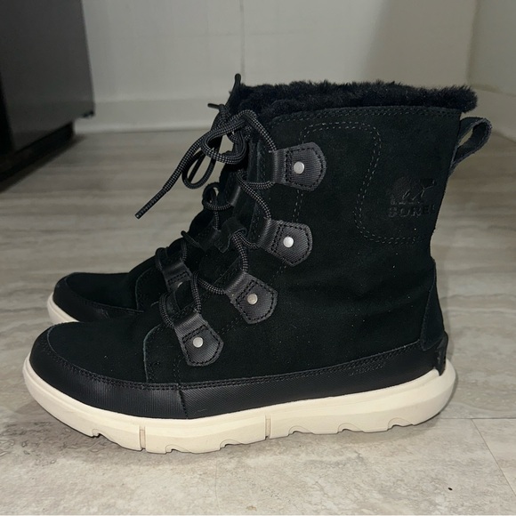 Sorel Joan Explorer Boot 9.5 - Picture 2 of 6